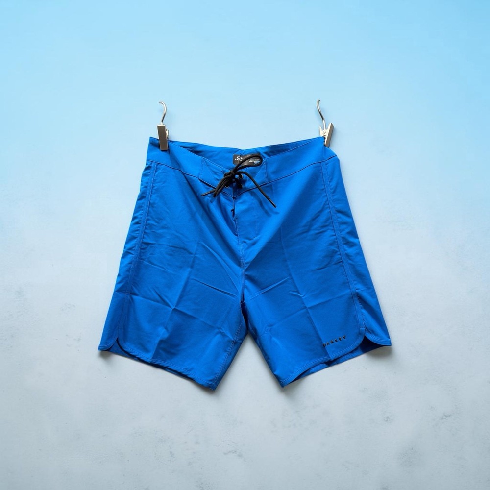 Oakley Men's Logo Board Shorts Solid Ozone Blue 8.5" Inseam Size 32